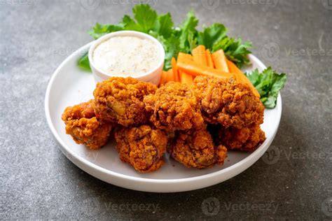 fried spicy chicken wings 13083941 Stock Photo at Vecteezy