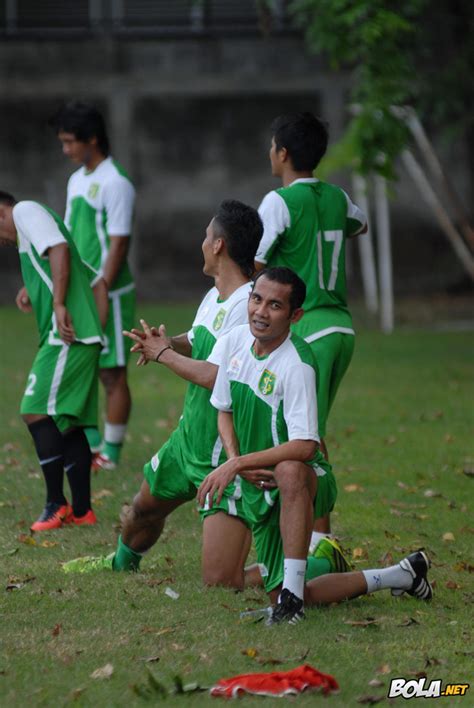 Latihan Perdana Persebaya Bola Net