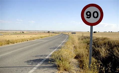 La Dgt Baja A 90 Kmh El Límite De Velocidad En Carreteras