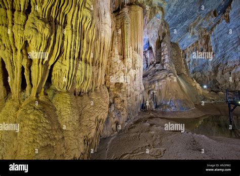 Stalactites and stalagmites, illuminated dripstone cave, Thiên Đường ...