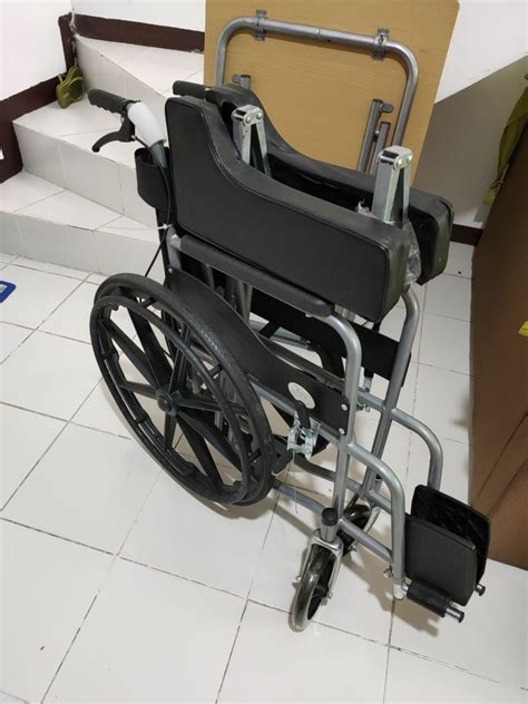 Foldable Wheelchair, Health & Nutrition, Assistive & Rehabilatory Aids, Wheelchairs on Carousell