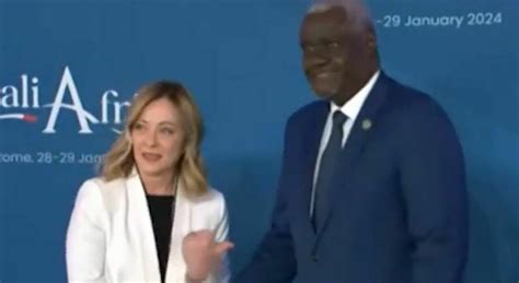 Giorgia Meloni Riceve Moussa Faki Al Vertice Italia Africa La Gag