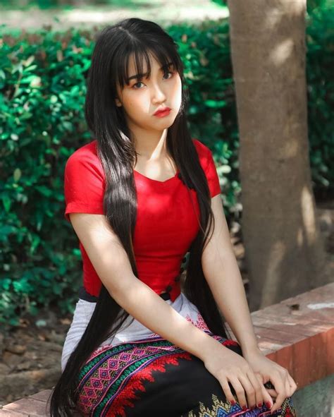 👸 𝐓𝐡𝐞𝐭 𝐇𝐧𝐢𝐧 𝐒𝐰𝐞 𝐙𝐢𝐧 🇲🇲 Asian Model Girl Girls Long Dresses Long Hair Styles