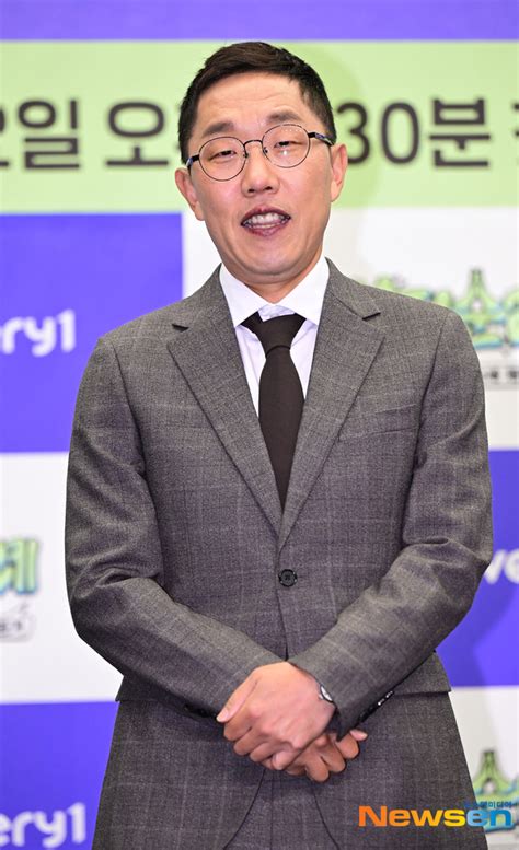 김제동 성지순례로 예능 복귀 포토엔hd 손에 잡히는 뉴스 눈에 보이는 뉴스 뉴스엔