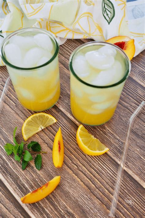 Easy Iced Peach Green Tea Lemonade Recipe Starbucks Copycat The