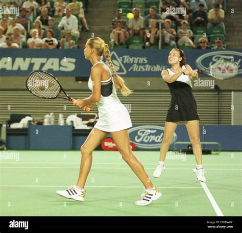 Martina Hingis Y Kournikova Fotograf As E Im Genes De Alta Resoluci N