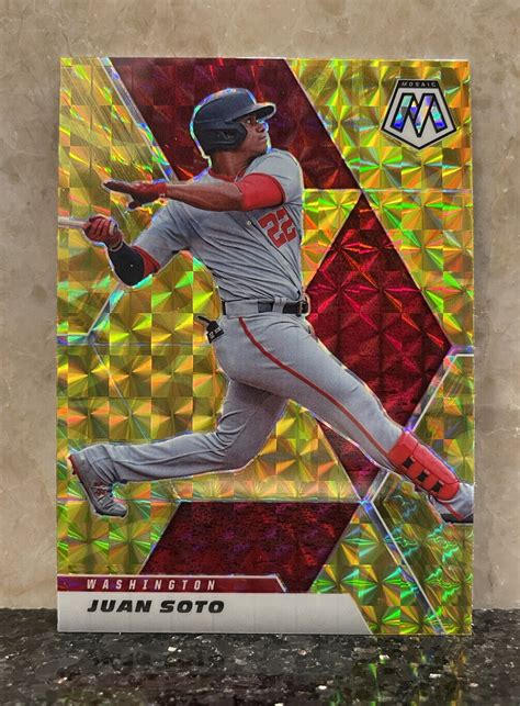 2021 PANINI MOSAIC BASEBALL JUAN SOTO REACTIVE YELLOW PRIZM CARD 113