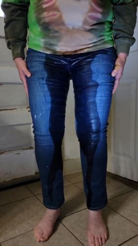 She Waited Too Long To Pee And Totally Soaked Her Jeans Female Omorashi