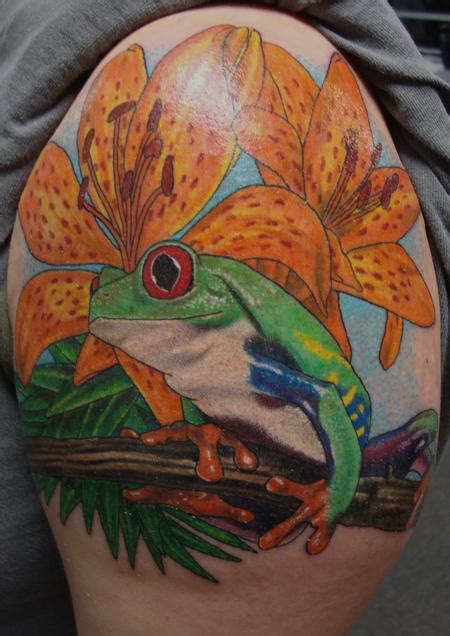 Tree Frog And Lillies By Larry Brogan Tattoonow