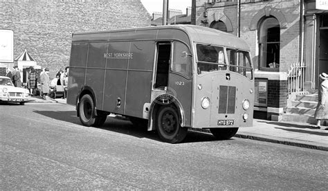 The Transport Library Beehive Adwick Le Street Daimler CVD6 GWU833