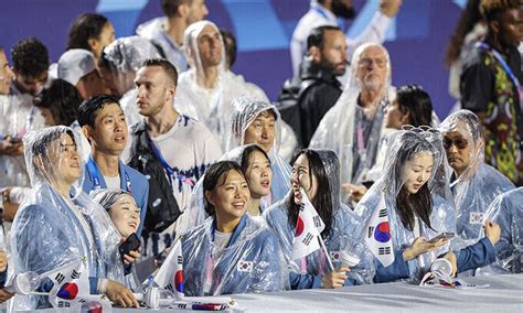 한국 선수단 입장 순간을 북한으로 소개 2024 파리 올림픽 개회식서 황당 사건 벌어졌다 세계일보