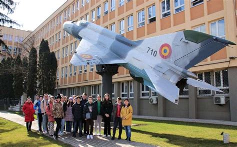 Viața de elev militar împărtășită elevilor de gimnaziu la Colegiul