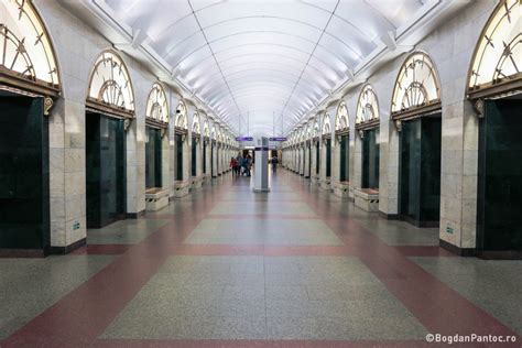 O Plimbare In Imagini Prin Statiile De Metrou Din St Petersburg