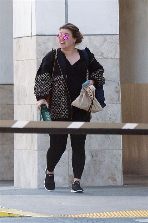 Kelly Clarkson Out And About In Los Angeles 07282021 Hawtcelebs