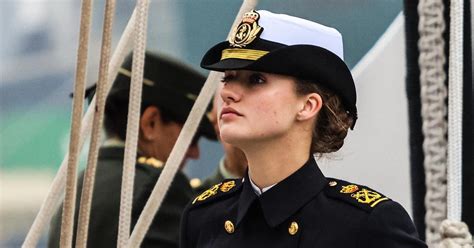 Leonor dEspagne de nouvelles photos volées de la princesse en bikini