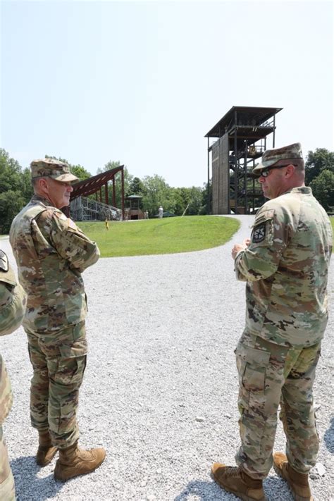 Army Materiel Command Deputy Commander Visits Fort Knox Observes Cadet