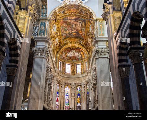 Chiesa San Lorenzo Genova Interno Immagini E Fotografie Stock Ad Alta