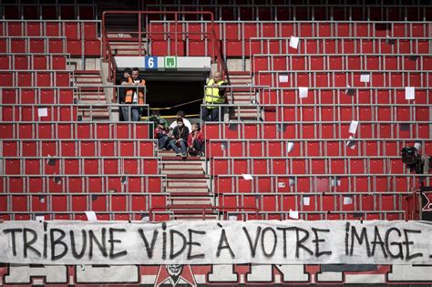 Les Supporters Du Standard Font Grève Une Tribune Vide à Votre Image Sans âme Le