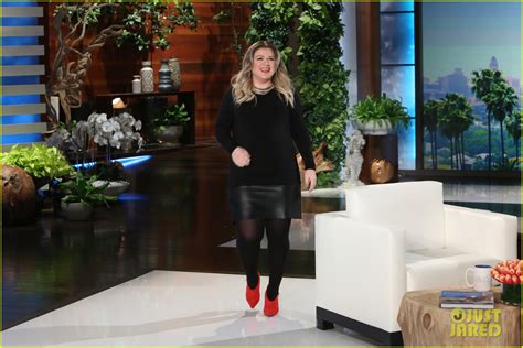 Kelly Clarkson Performs Piece By Piece On Ellen Watch Now Photo