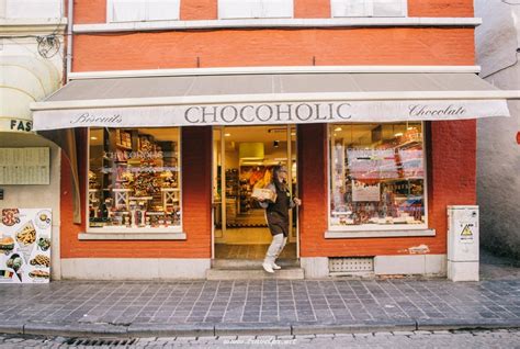 bruges chocolate (2) - Living + Nomads – Travel tips, Guides, News ...