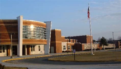 COVID-19: Educators Hold Car Parade Protest Saying LI School District ...