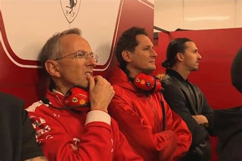 F Ferrari Doppiamente Beffata Da Un Tombino A Las Vegas Elkann