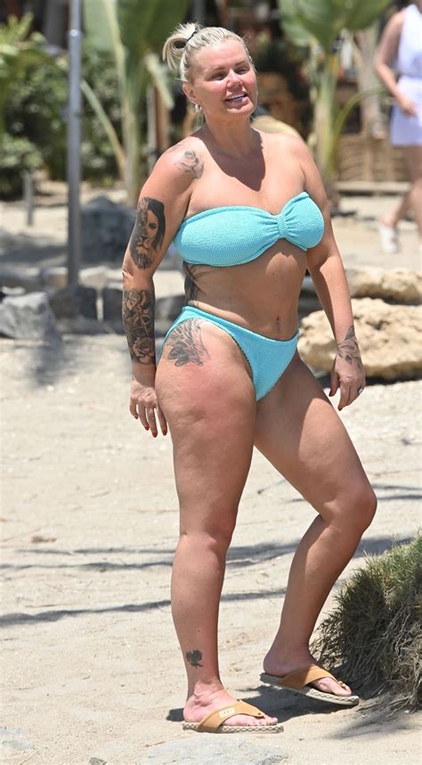 Kerry Katona Flashes Her Nude Boob On The Beach Imagetwist