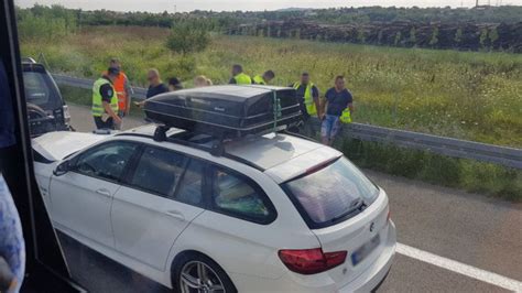 Pink Rs Lan Ani Sudar Na Auto Putu Beograd Ni Slupano Nekoliko Vozila