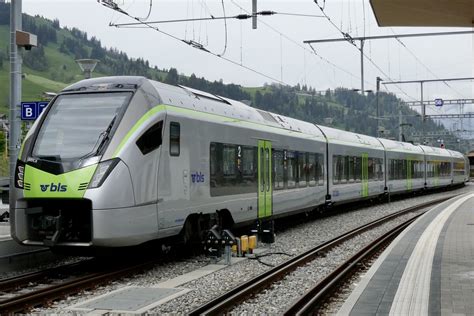 BLS RABe 528 108 Am 19 5 23 Bei Der Einfahrt In Den Bahnhof Zweisimmen