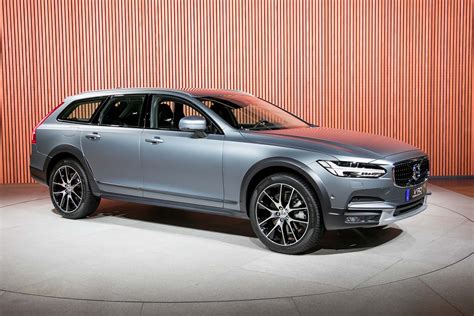 Volvo Unveils First Ever V Cross Country Wagon