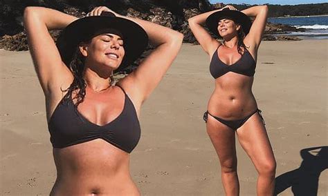 Fiona Falkiner Shows Off Her Hourglass Figure In Skimpy Bikini While On