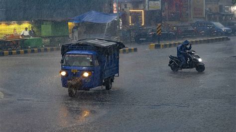 Karnataka Weather Update Imd Issues Yellow Alert Heavy Rain To Lash For Three Days India Tv