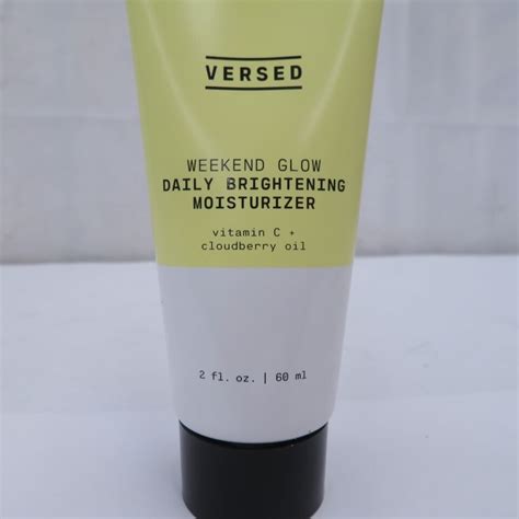 Versed Weekend Glow Daily Moisturizer W Vitamin C Cloudberry Oil 2