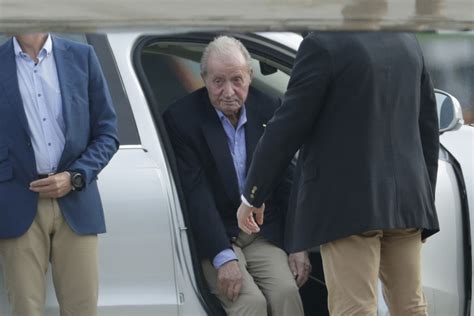 Juan Carlos Ier Arriv En Espagne Une Br Ve Visite Qui Fait Grincer