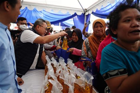 Mendag Zulkifli Hasan Cek Harga Bapok Di Pasar Semarang Begini