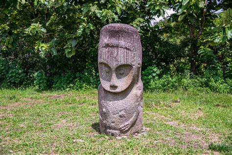 langke bulawa megalith bada valley