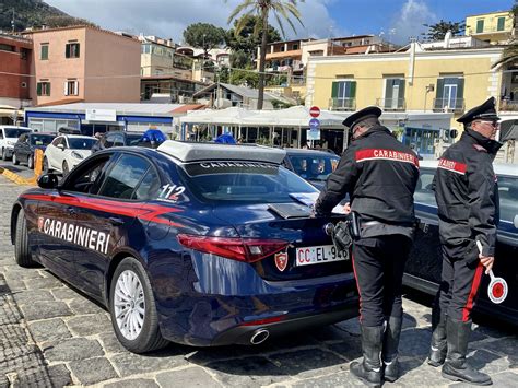 Ischia E Penisola Sorrentina Controlli Dei Carabinieri Tra Spinelli