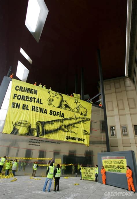 Acción De Greenpeace En El Museo Reina Sofía Greenpeace España