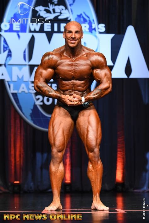 Brazilian men and world bodybuilders Julien Bréahut Francês careca