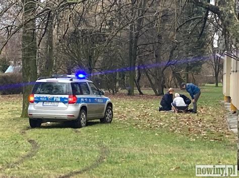 Tragedia na Dworskiej Nie żyje mężczyzna który wypadł z balkonu