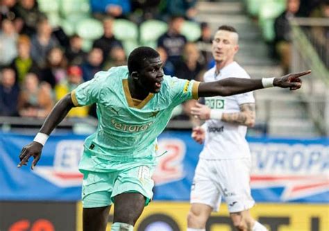 Lom Diliman Ndiaye Face Villarreal En Es De Leuropa League