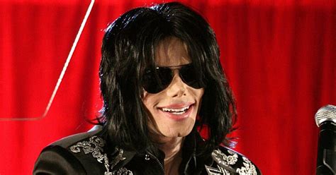 Michael Jackson reportedly wore a 'prosthetic nose' after years of ...