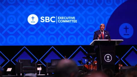 Sbc Messengers Take First Vote To Amend Constitution To Restate Only Men As Pastors The