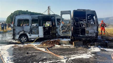 Muğla da feci kaza 4 ü ağır 14 yaralı