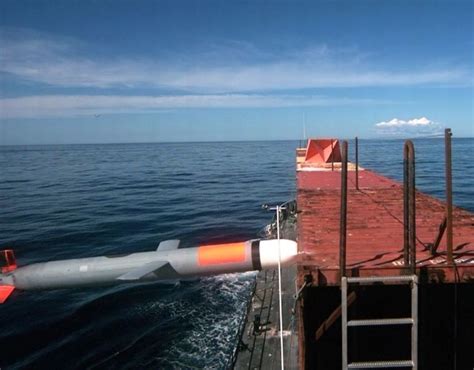 Us Navy Raytheon Demonstrate Moving Target Capability For Tomahawk