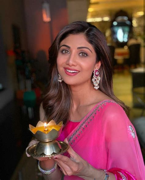 Shilpa Shetty Kundra Celebrates Diwali With Daughter Samisha Aces Her