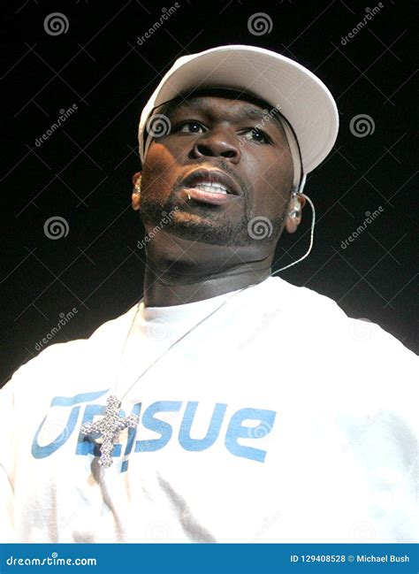 Fans react to the acoustics at fillmore miami beach at jackie gleason theater 9