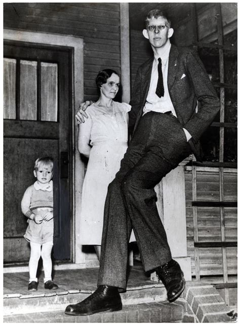 13 Vintage Portrait Photos Of Robert Wadlow The Tallest Person In