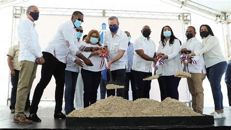 Abinader Da Primer Palazo Para La Construcci N De Estadio De B Isbol En