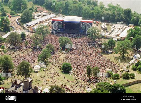 1996 Oasis Aerial Views Music Group Performing On Stage Balloch